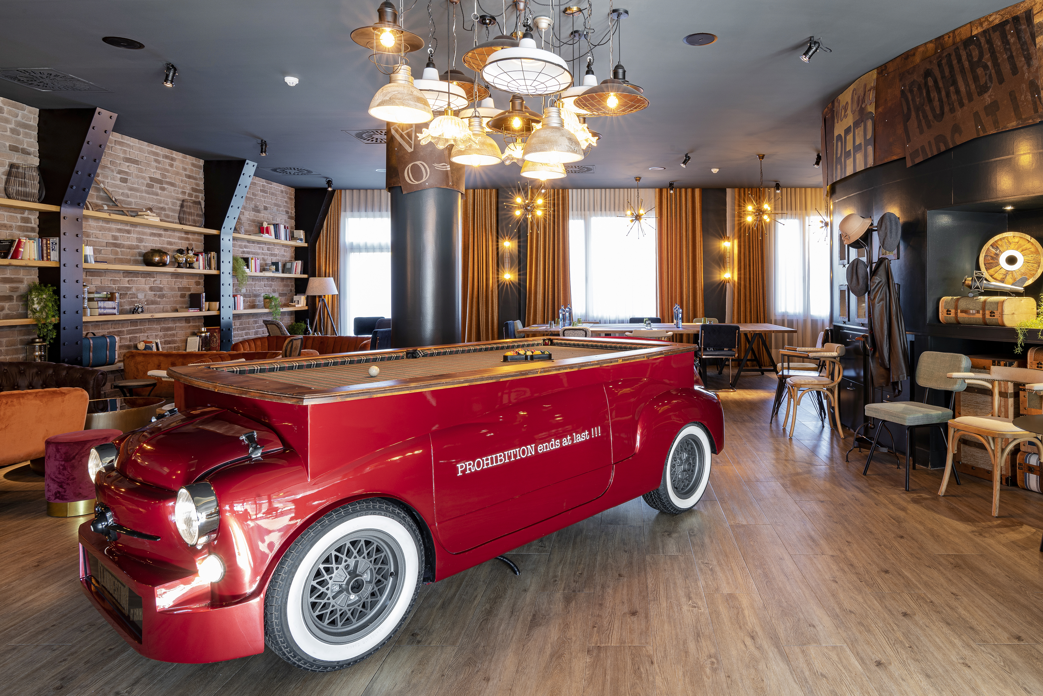 Bar "Clandestino" de Novotel Cornellá-11