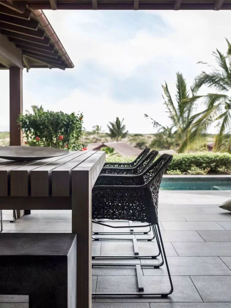 奇葩设计师用2年把房子涂成黑色,还被夸是天才？-99