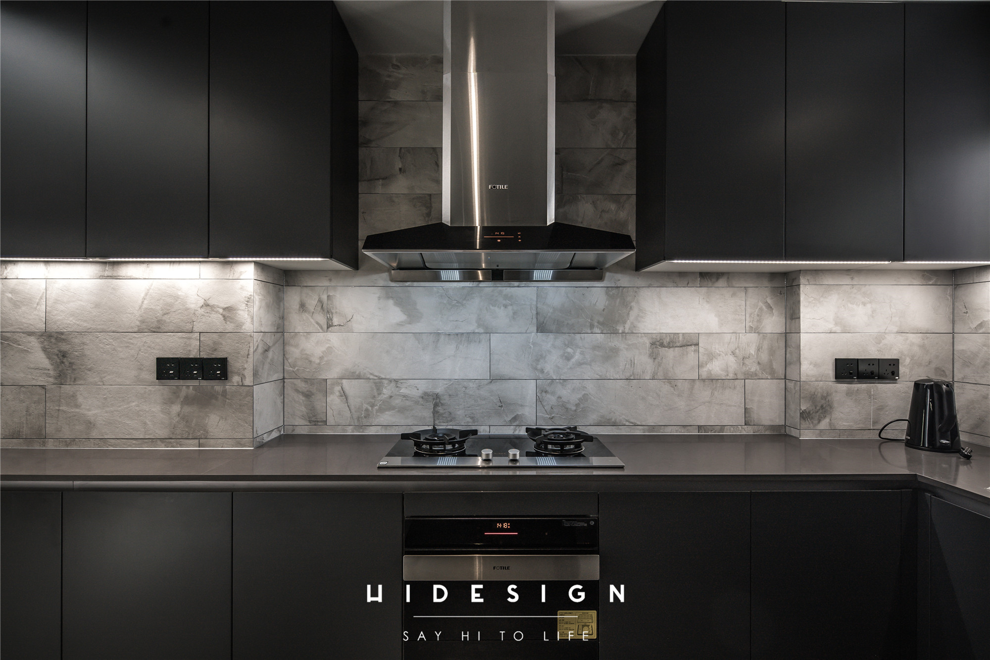 深色工业风重塑阿斯加德，功能分区打造年轻夫妻理想居所-20