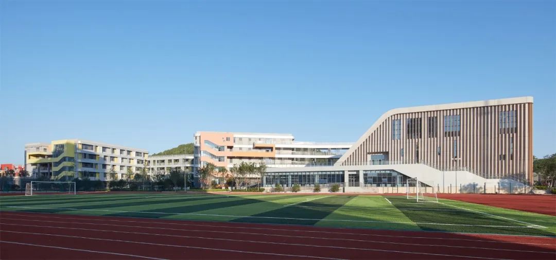 自由理想的“花园城堡”·济南北康初中教育建筑群落丨中国济南丨UA尤安设计-48