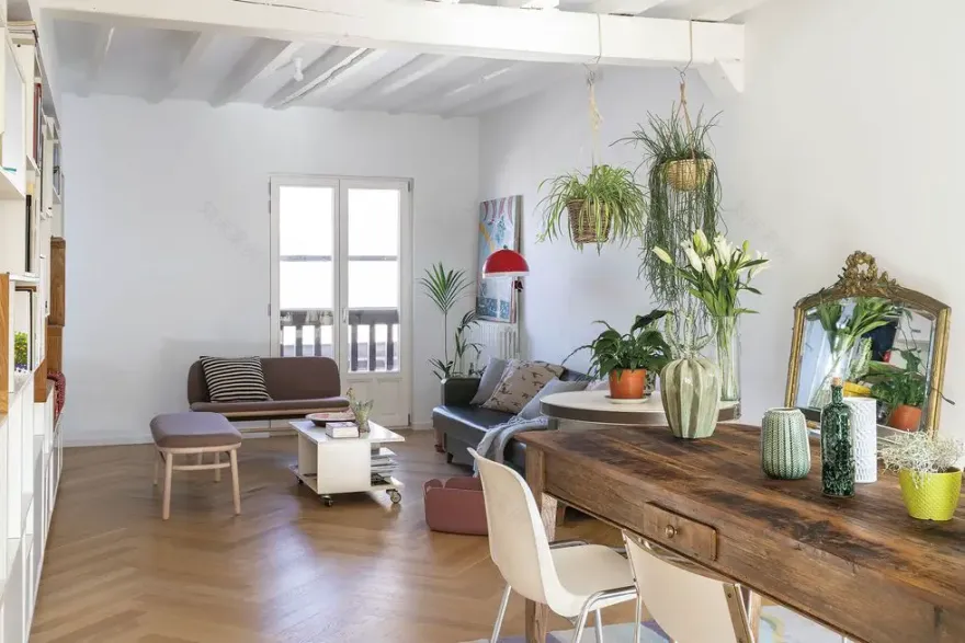 59 平米老屋翻新,西班牙设计师打造明亮舒适两居-5