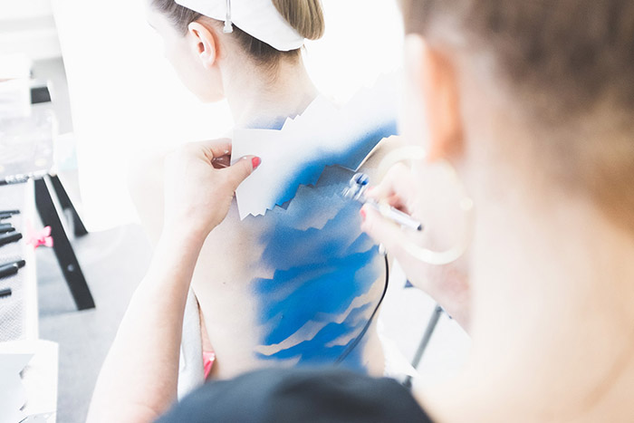 颠覆传统,彩绘艺术为品牌服饰增色-18