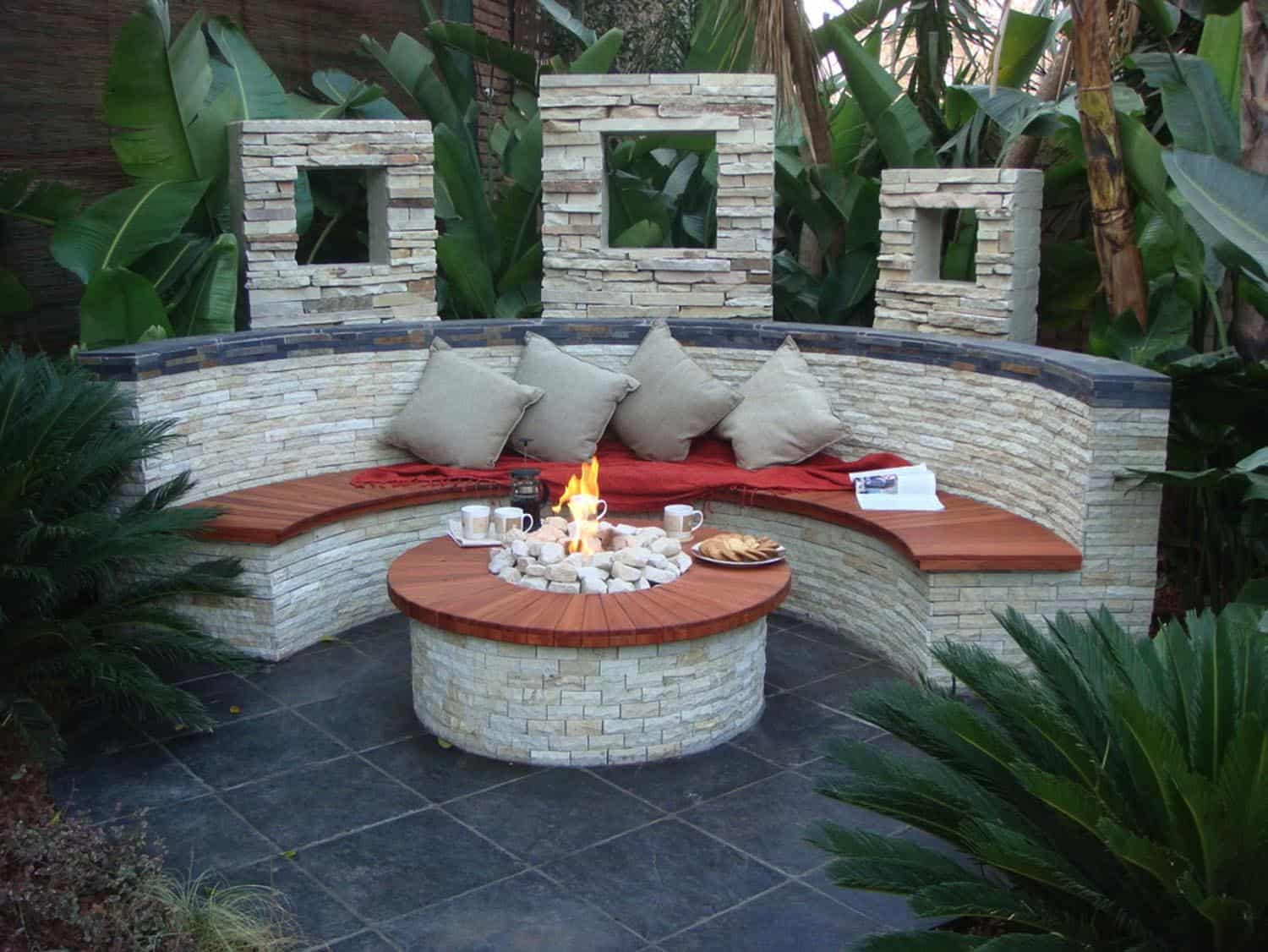 18 Awesome Tropical Outdoor Spaces For A Relaxing Backyard Oasis-12