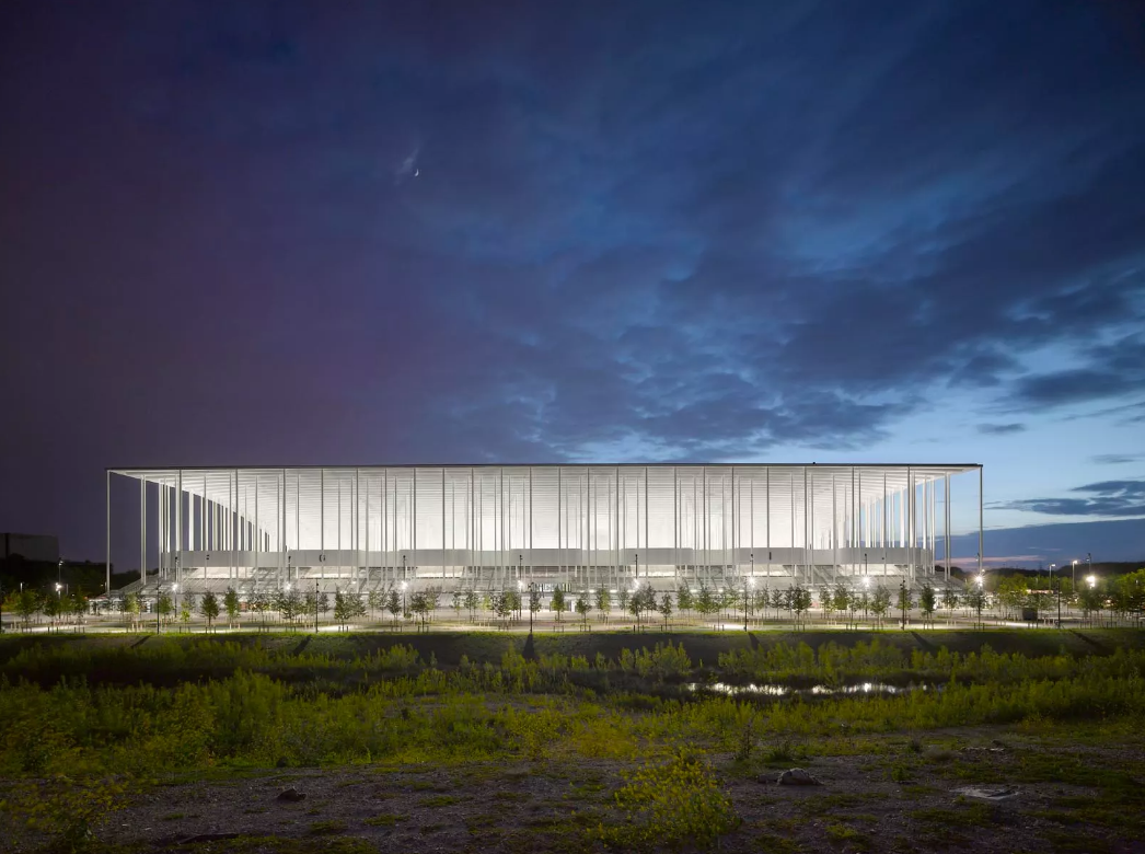 细柱顶起苍穹，优雅体育场馆和火爆赛事的火花-0