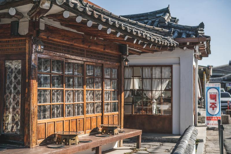 韩屋咖啡厅 | 250 平韩屋改造的室内设计奇迹-12