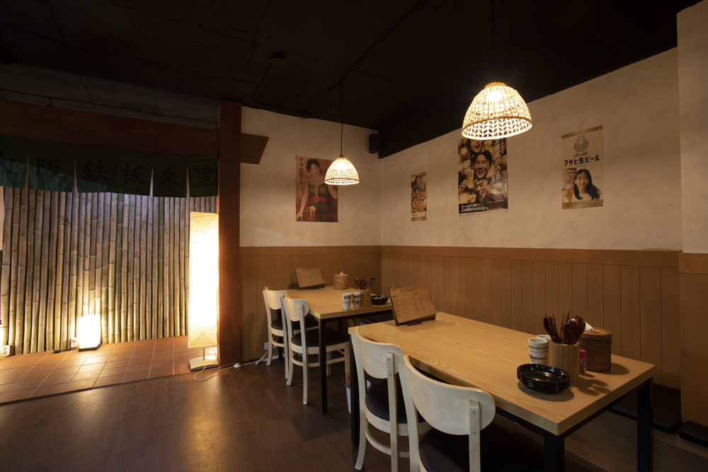 오사카철판쥬리 | 独特木质内饰的 20 坪极简餐厅设计-11