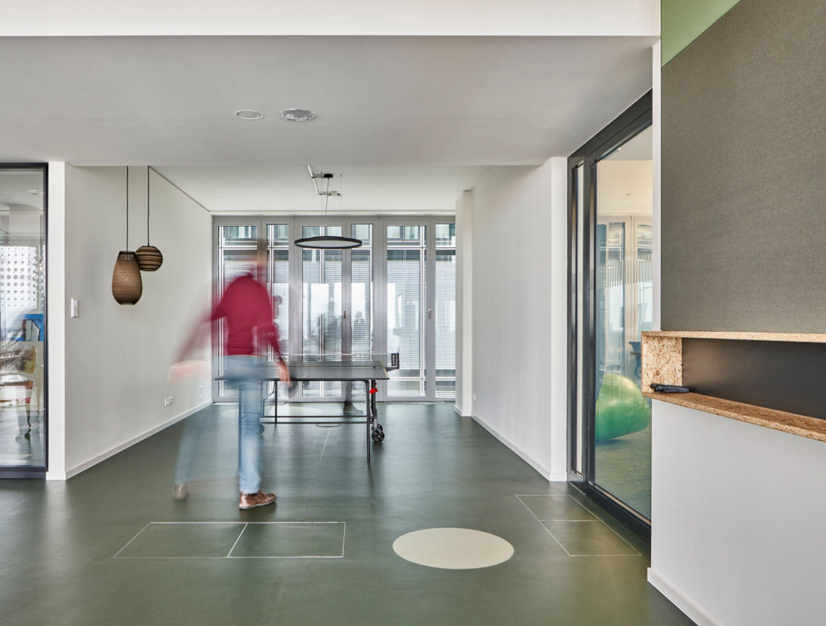 德国科隆"Frontier Economics"办公室——自然与工业的和谐交融-15