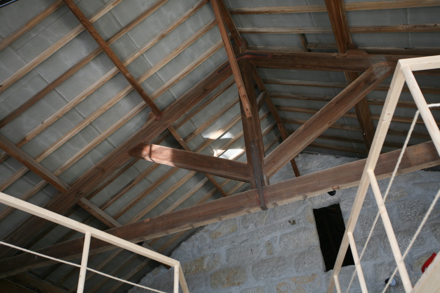 葡萄牙 Atlantic Sailing Club 会所 · 功能与历史的和谐融合-35