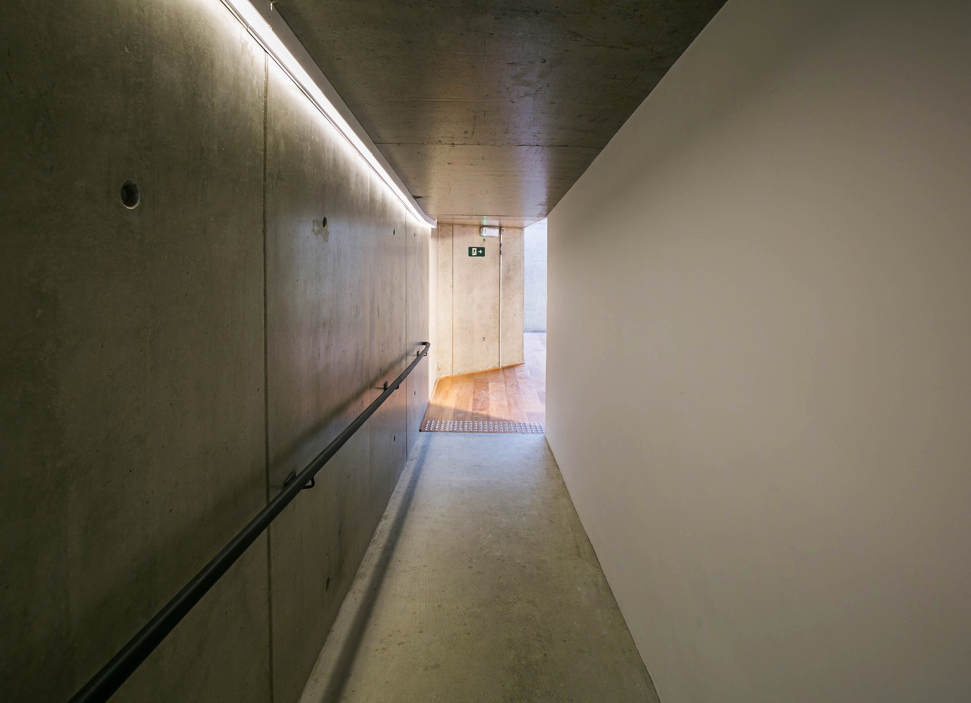 Porto Seguro Cultural Center / Yuri Vital-49