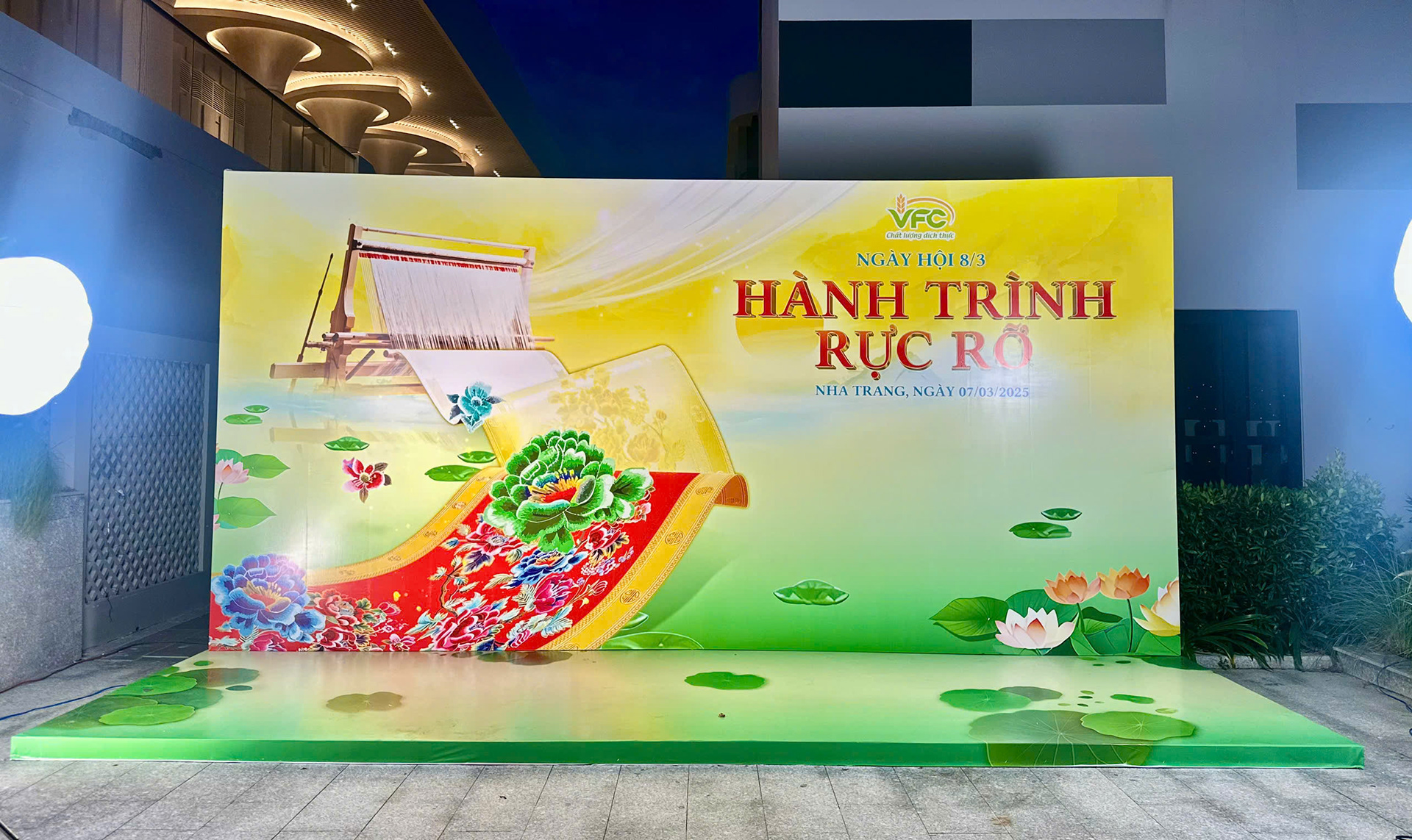 HÀNH TRÌNH RỰC RỠ-21