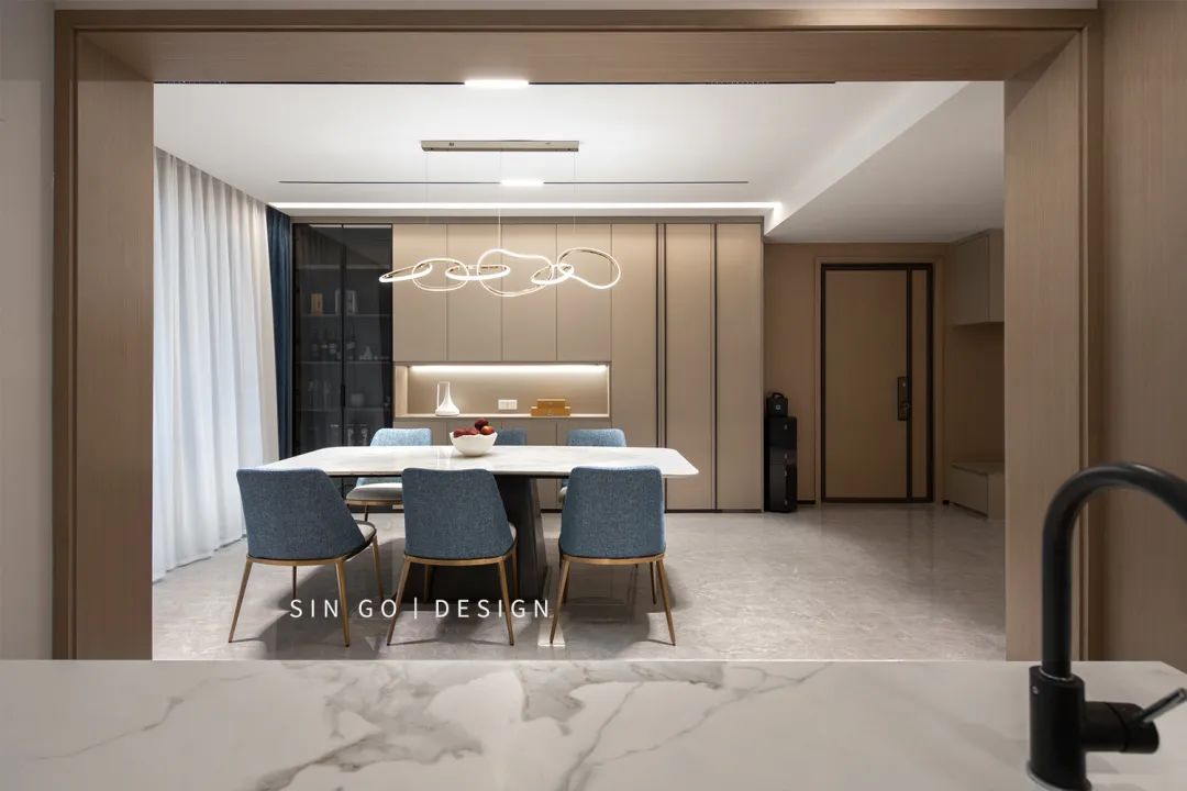 世茂湖滨现代温馨之家丨星杰国际设计-36