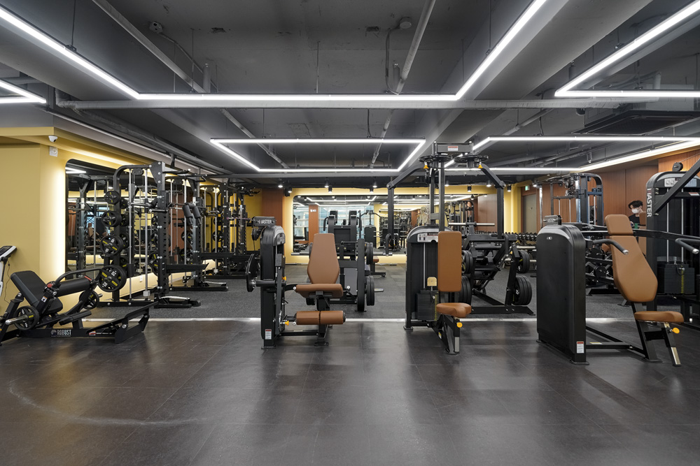 黑色与橙色的碰撞 | 49 平米迷你公寓的惊艳设计-6