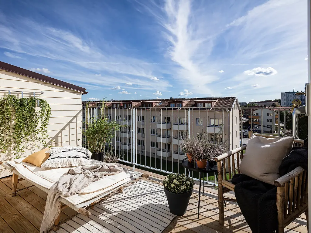 黑白设计公寓，空间感十足-14