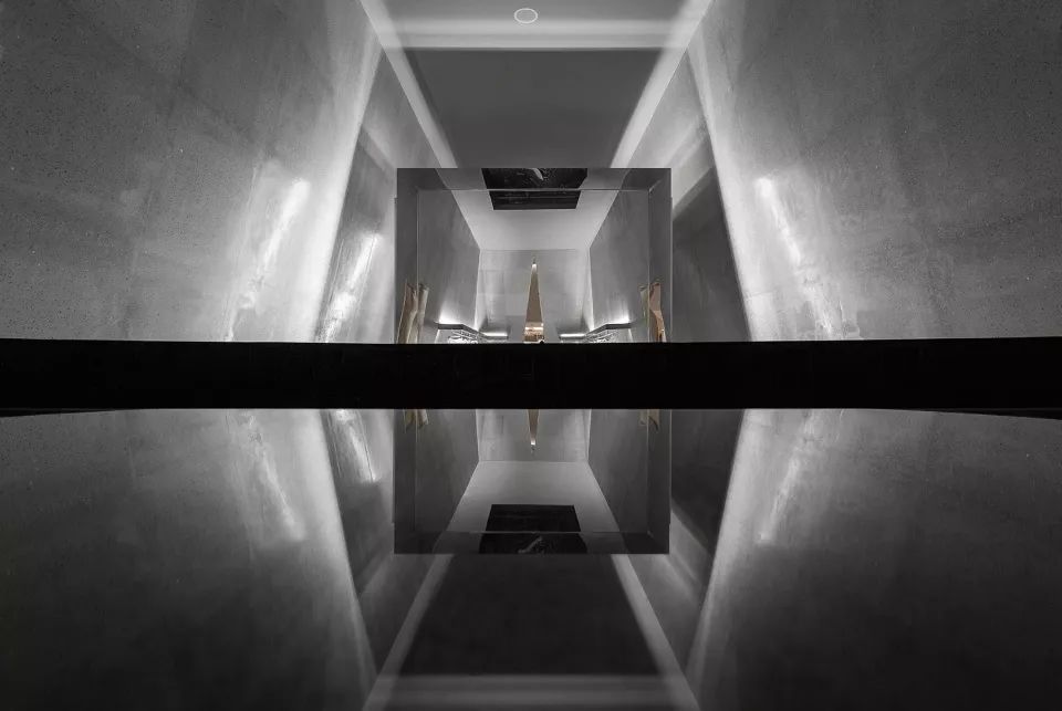 SND买手店,中轴线的布局、教堂式的建筑形制、中心点的“里程碑”-21