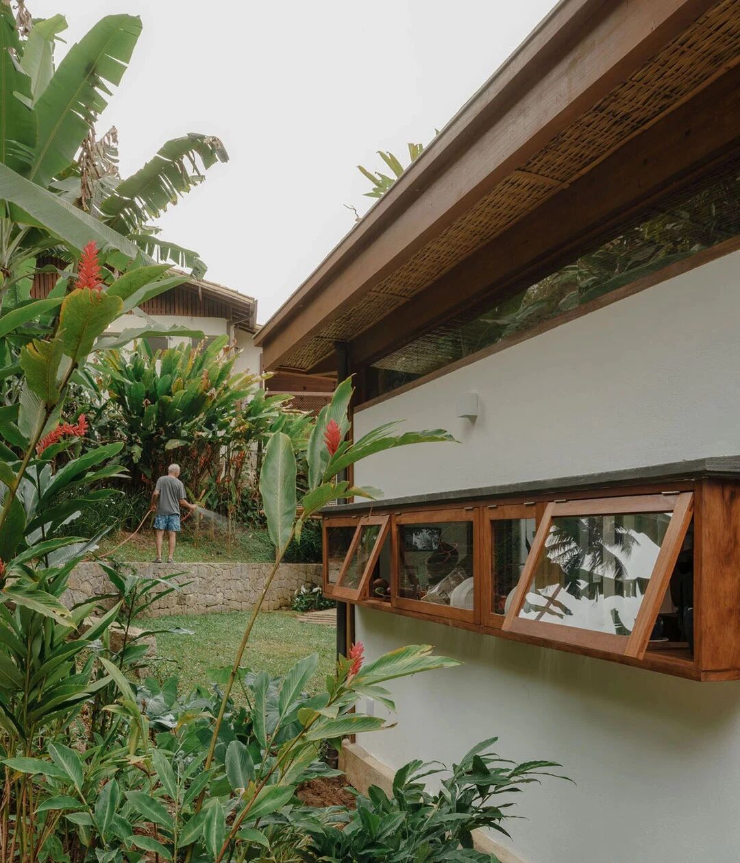 Praia da Figueira设计|循日之迹,栖木而生住宅丨巴西里约热内卢丨Estúdio Lava-22