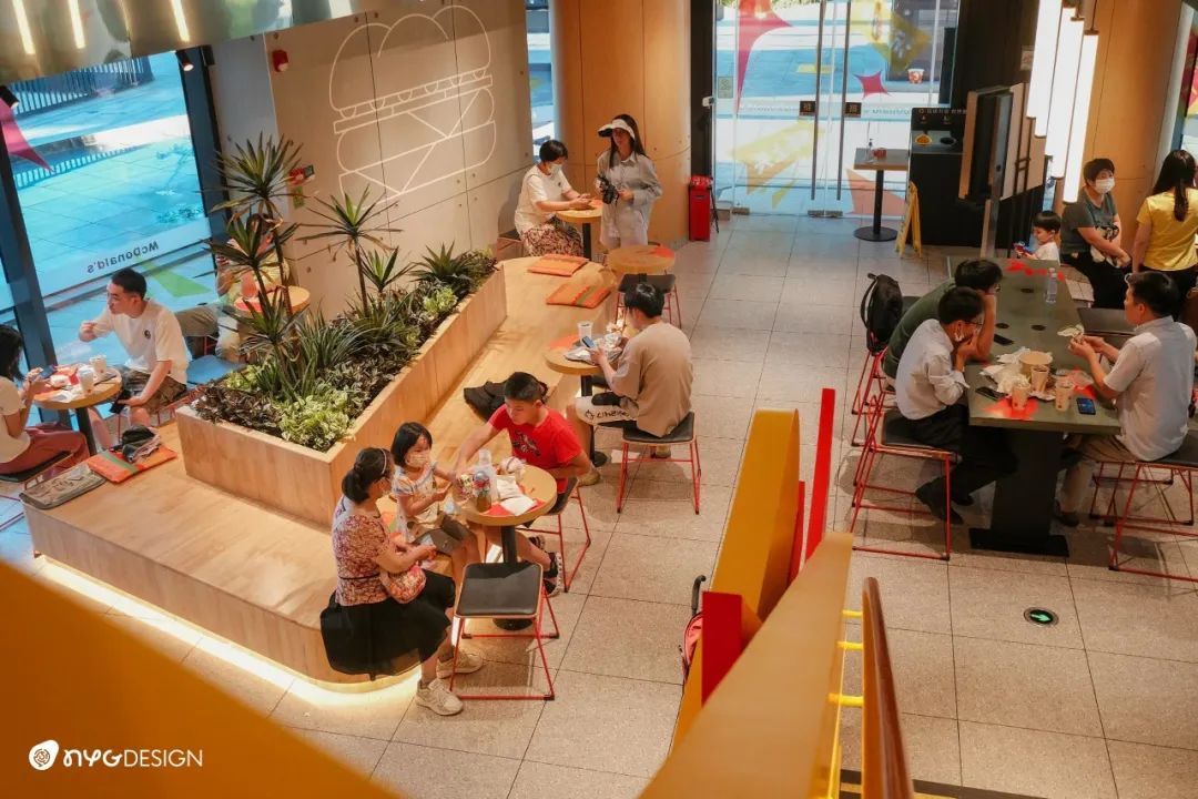 麦当劳氛围设计 | 听得见的「咔滋脆」-36