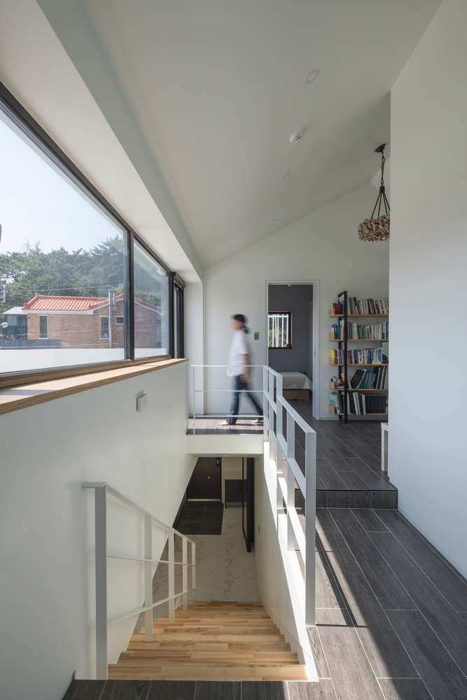 韩国乡村白色百叶窗展馆屋-27