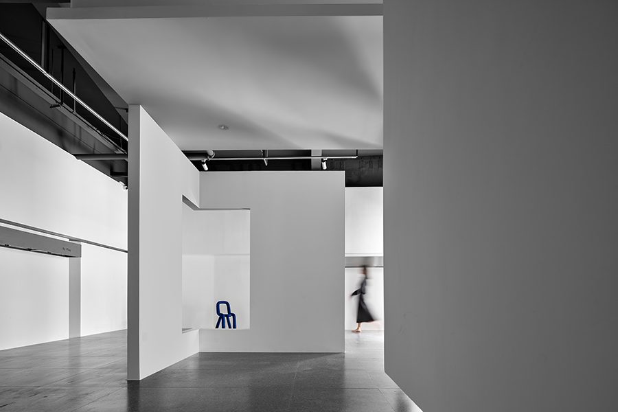 电影胶片般的动态感服饰店设计丨中国苏州丨苏州市不止设计顾问有限公司-5