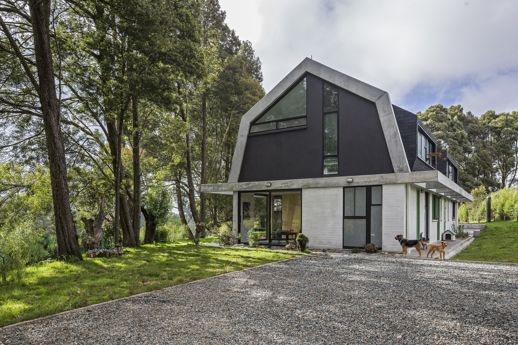 哥伦比亚 BO 住宅 | 热带谷仓风格，和谐融入农田景观-19