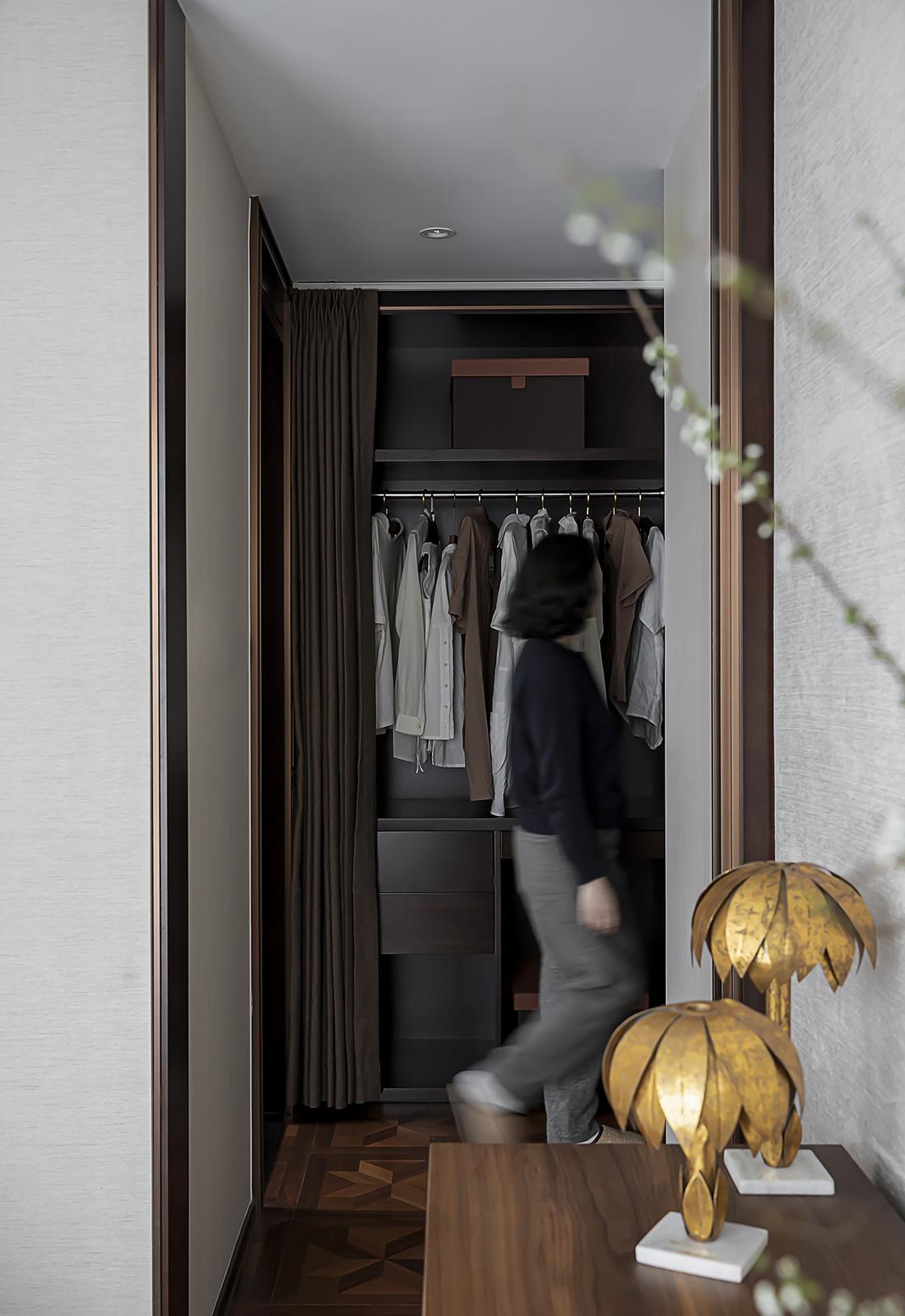 轻奢优雅的黑胡桃空间艺术-13