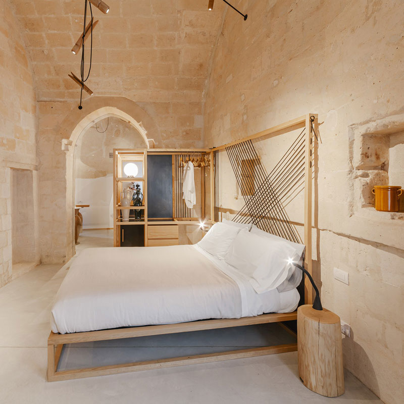 火山岩墙壁和古董花瓶：意大利的艾马斯特里迷你酒店-12