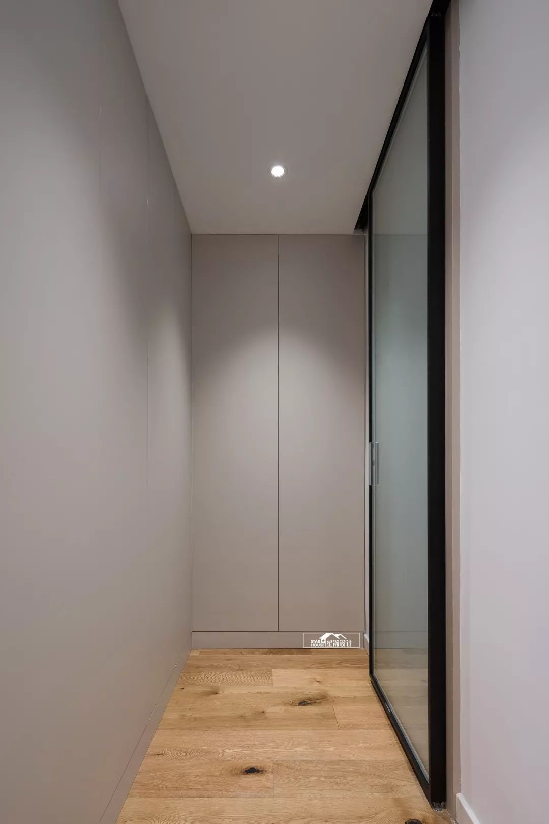 星瀚设计打造极简风别墅-38