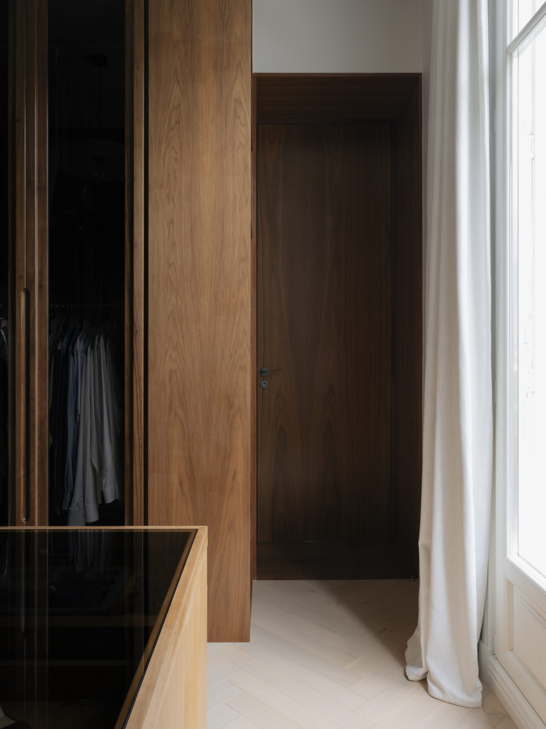 Luxe, calme et volupté 300m², Victor Hugo…Comment créer un havre de paix en plein Paris – Bän Architecture-37