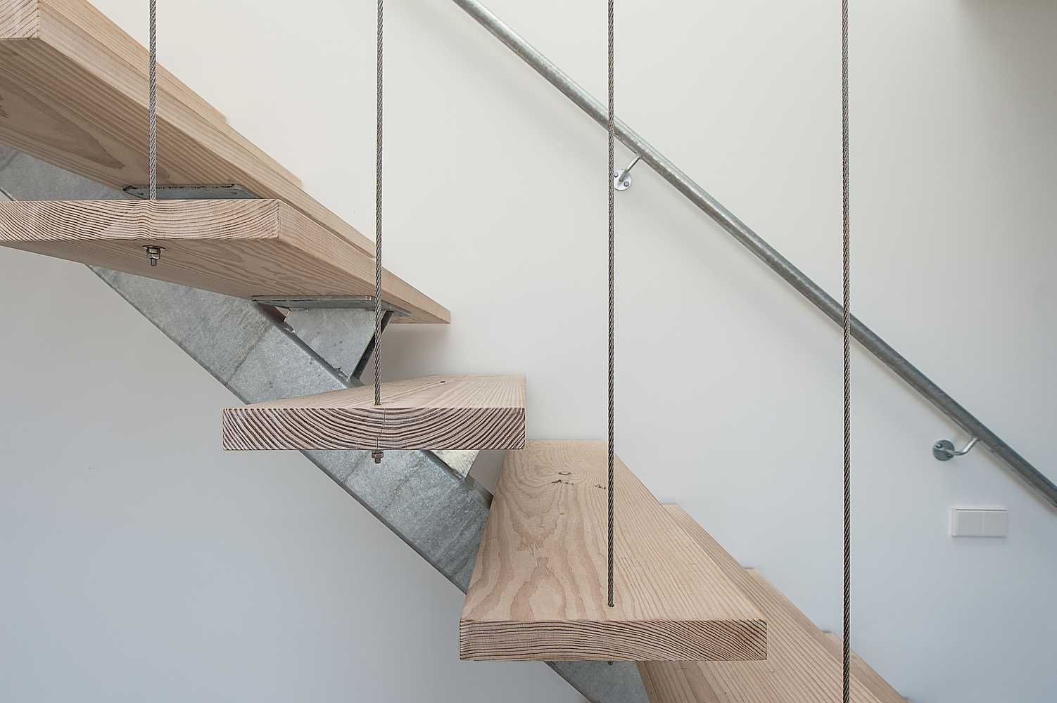 荷兰沙丘上的现代“岩石”别墅-32