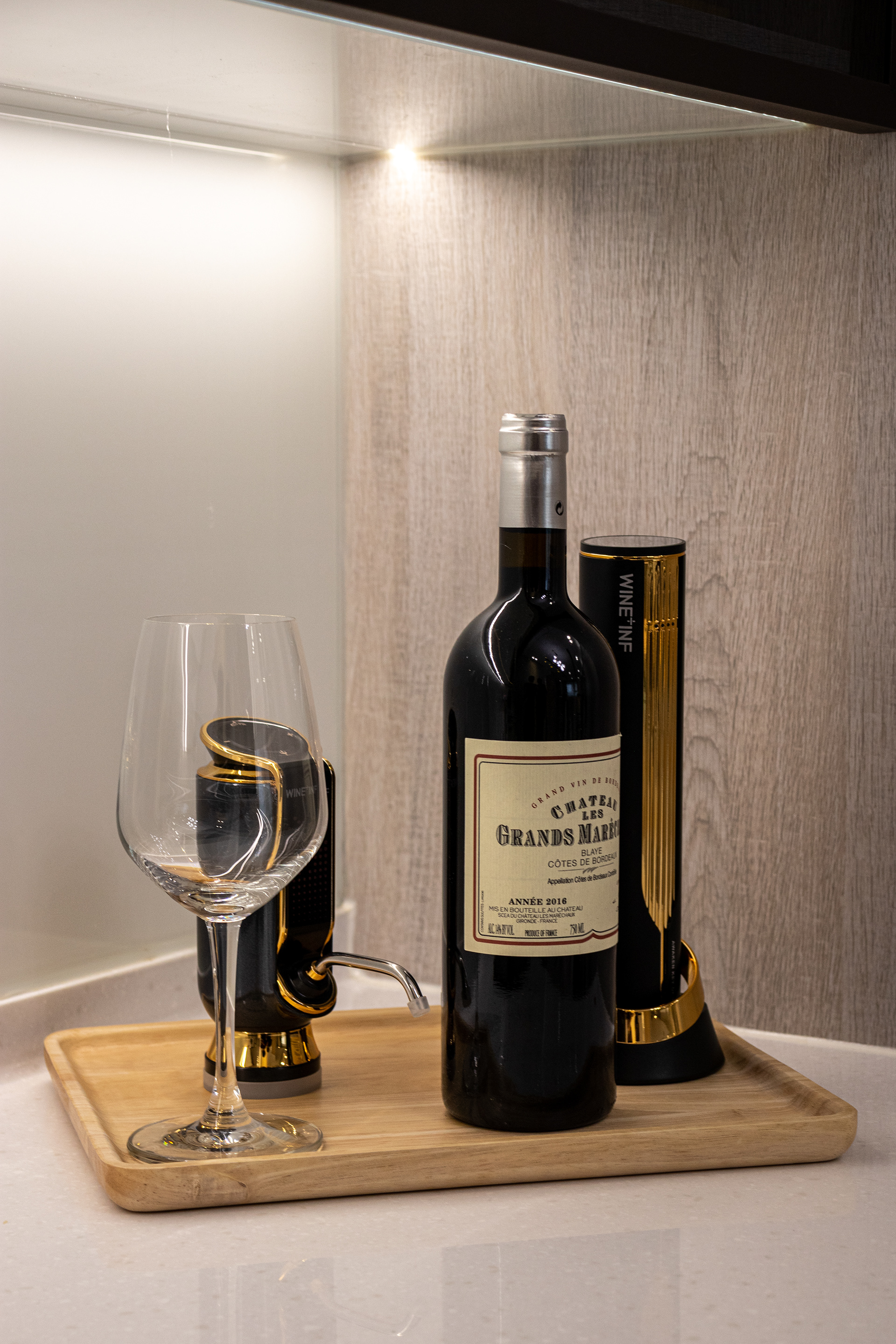 悦会（注：若Y House是特定品牌名，悦会是其官方对应中文名；若没有官方译法，可根据实际情况理解，若此并非你想要的结果，可补充更多关于它的背景信息） -7