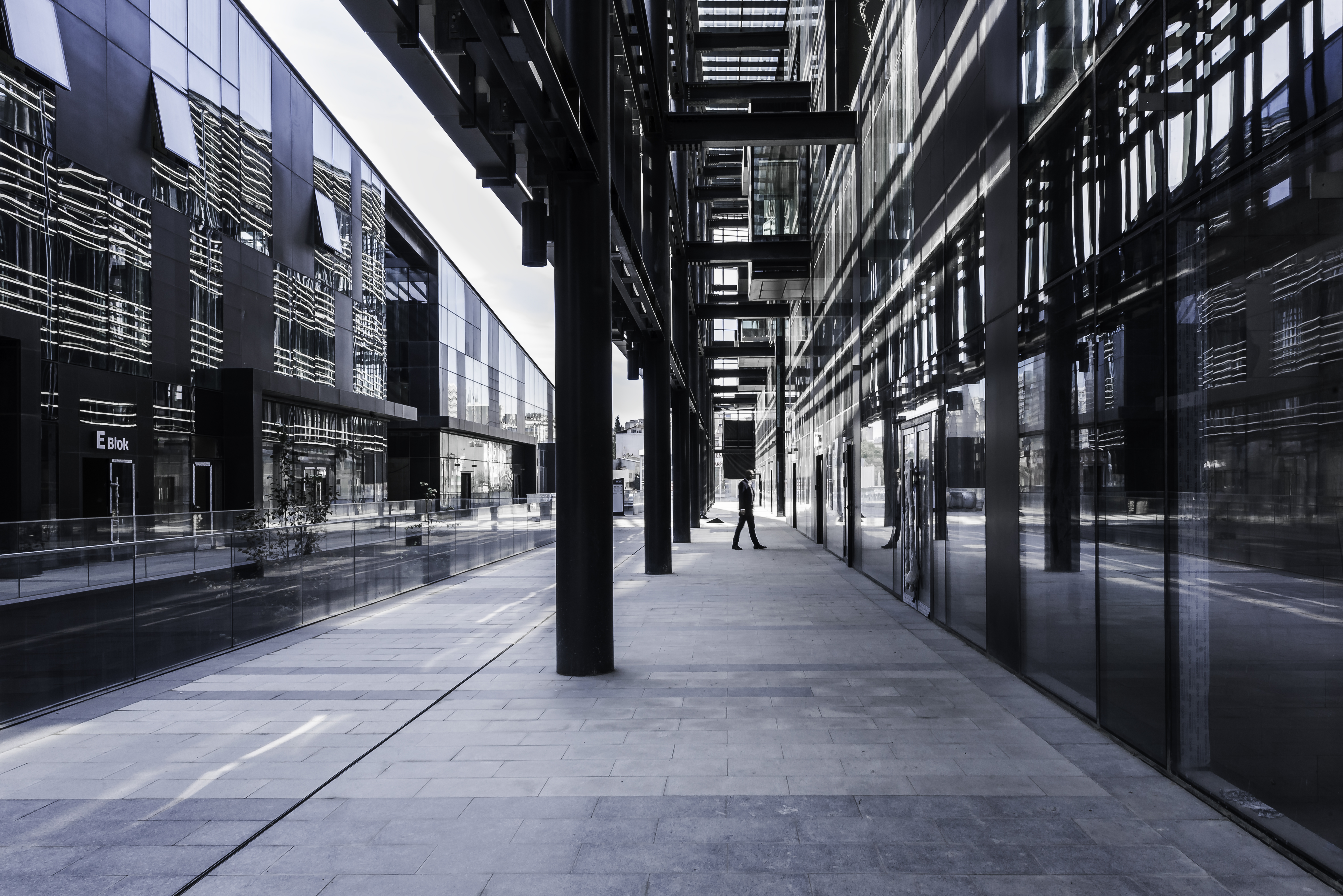 平衡街区设计,打造活力商业中心-9