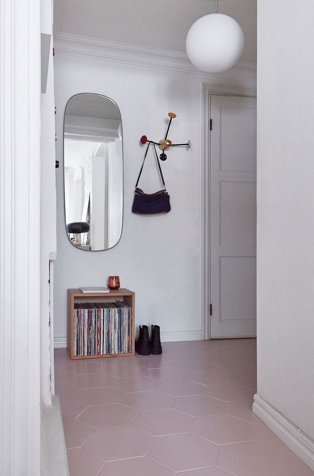 斯德哥尔摩色彩斑斓的设计师公寓-23