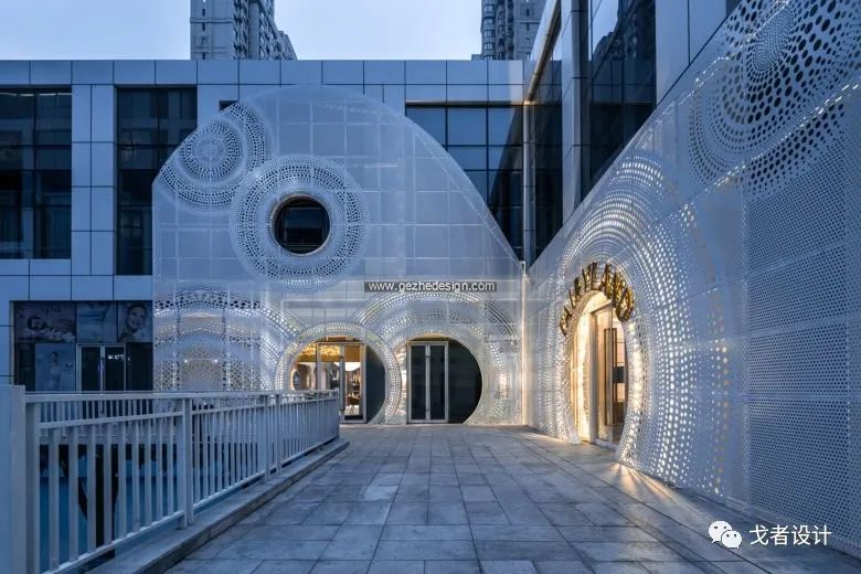 梦幻儿童咖啡馆 | 铝板编织涟漪,灯火森林,金城堡舞台-41