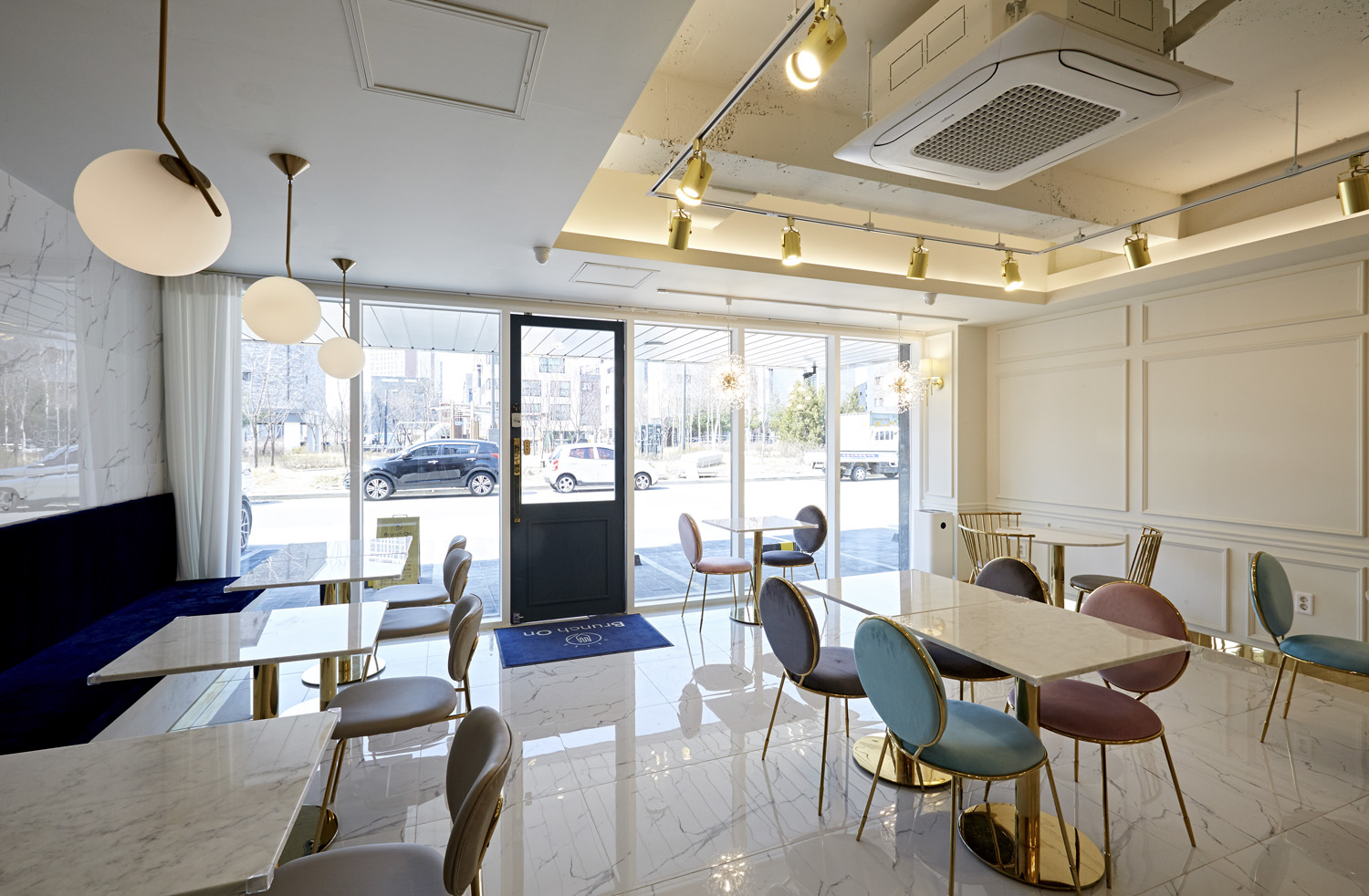 现代简约风 20 平咖啡馆设计-9