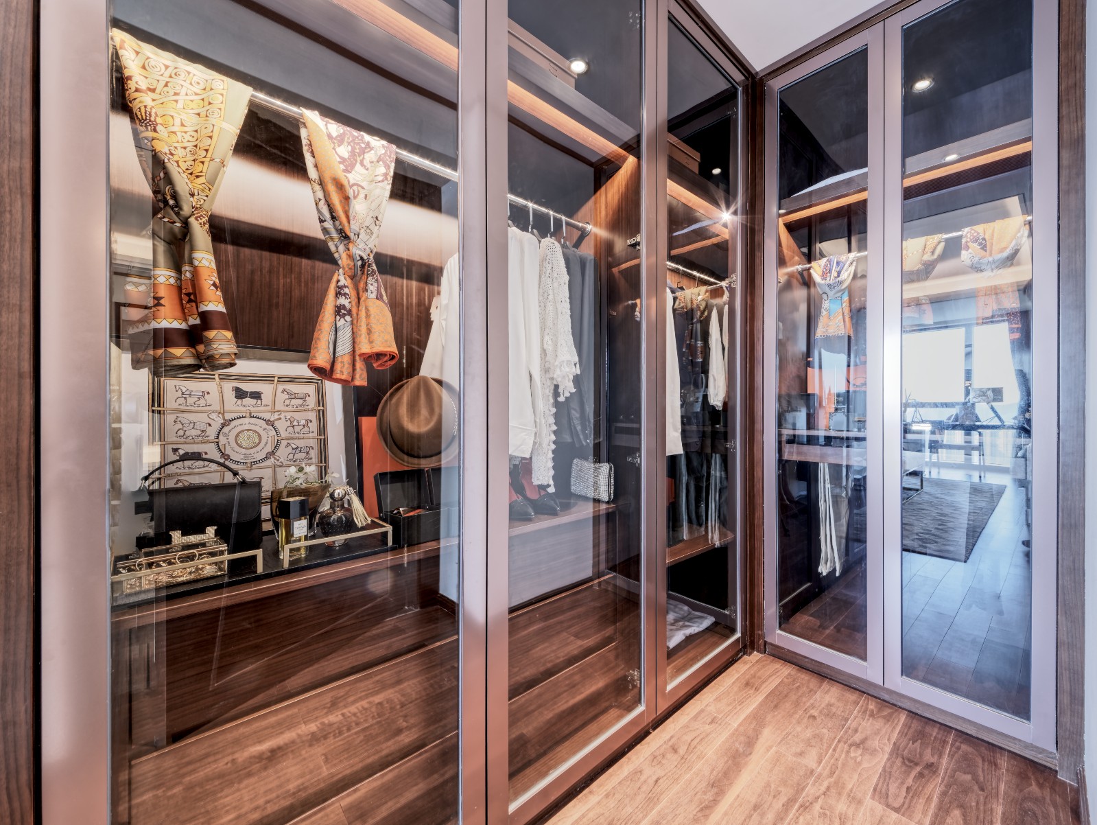 镇江苏宁广场西塔样板房（三套）  黄志达-38