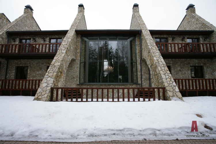 伏尔加河畔诺曼底风格招待所丨Литуринский Игорь,Леост Ронан-10