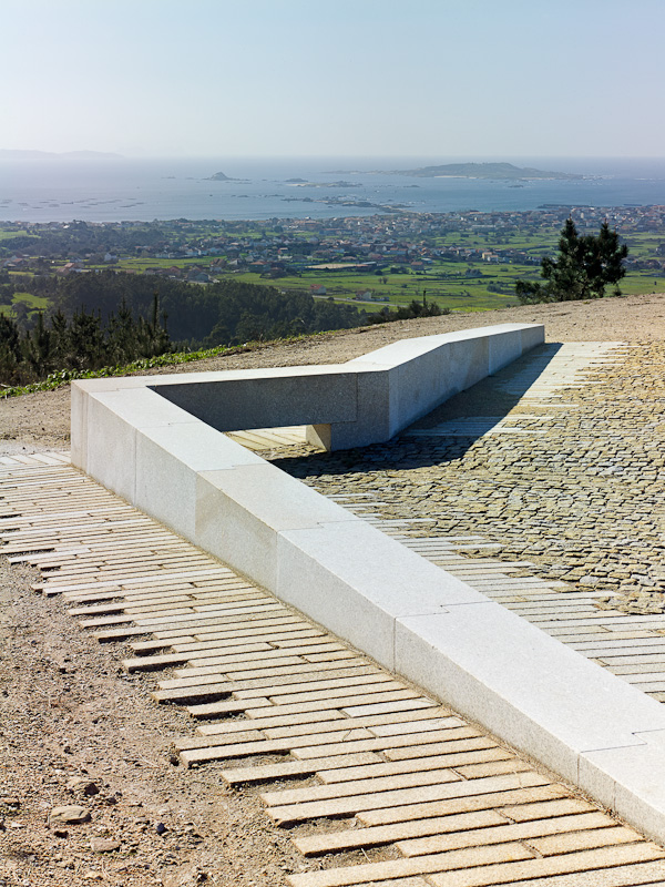 西班牙里韦拉“佩德拉达拉”观景点 | 自然与建筑的和谐融合-21