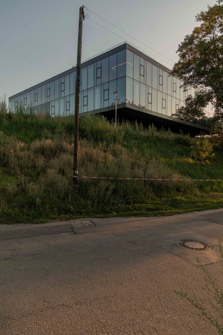 镜像立方体 | FORMAAT 总部办公空间设计-15