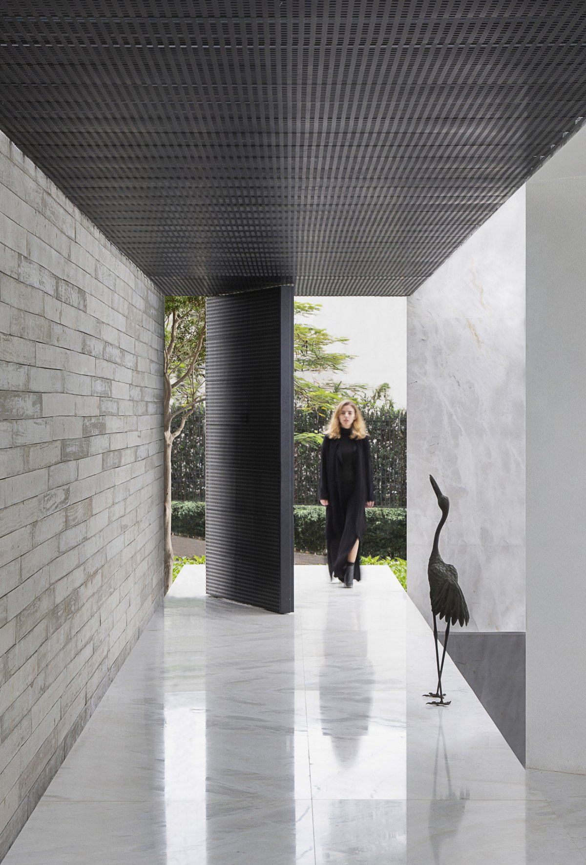 圣保罗 V2 House | 巴西大理石与乌木的时尚碰撞-23