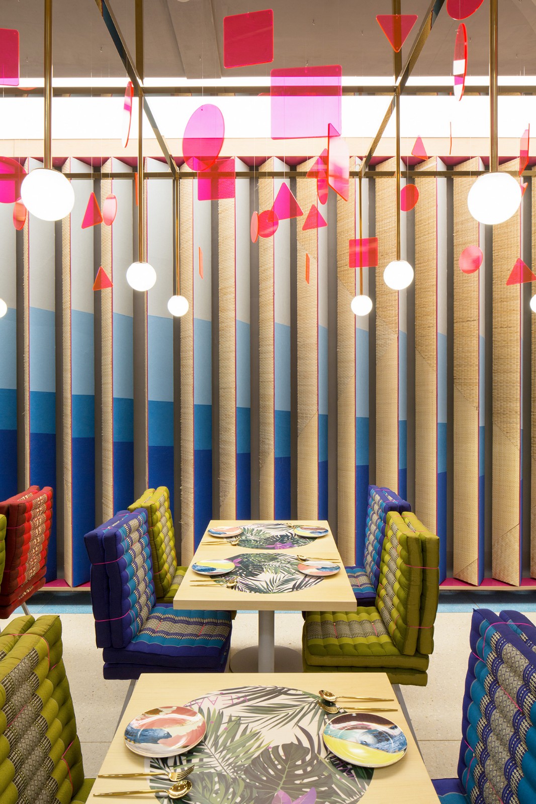 俏皮年轻的氛围，北京KEAAMI泰式餐厅  头条计画-6