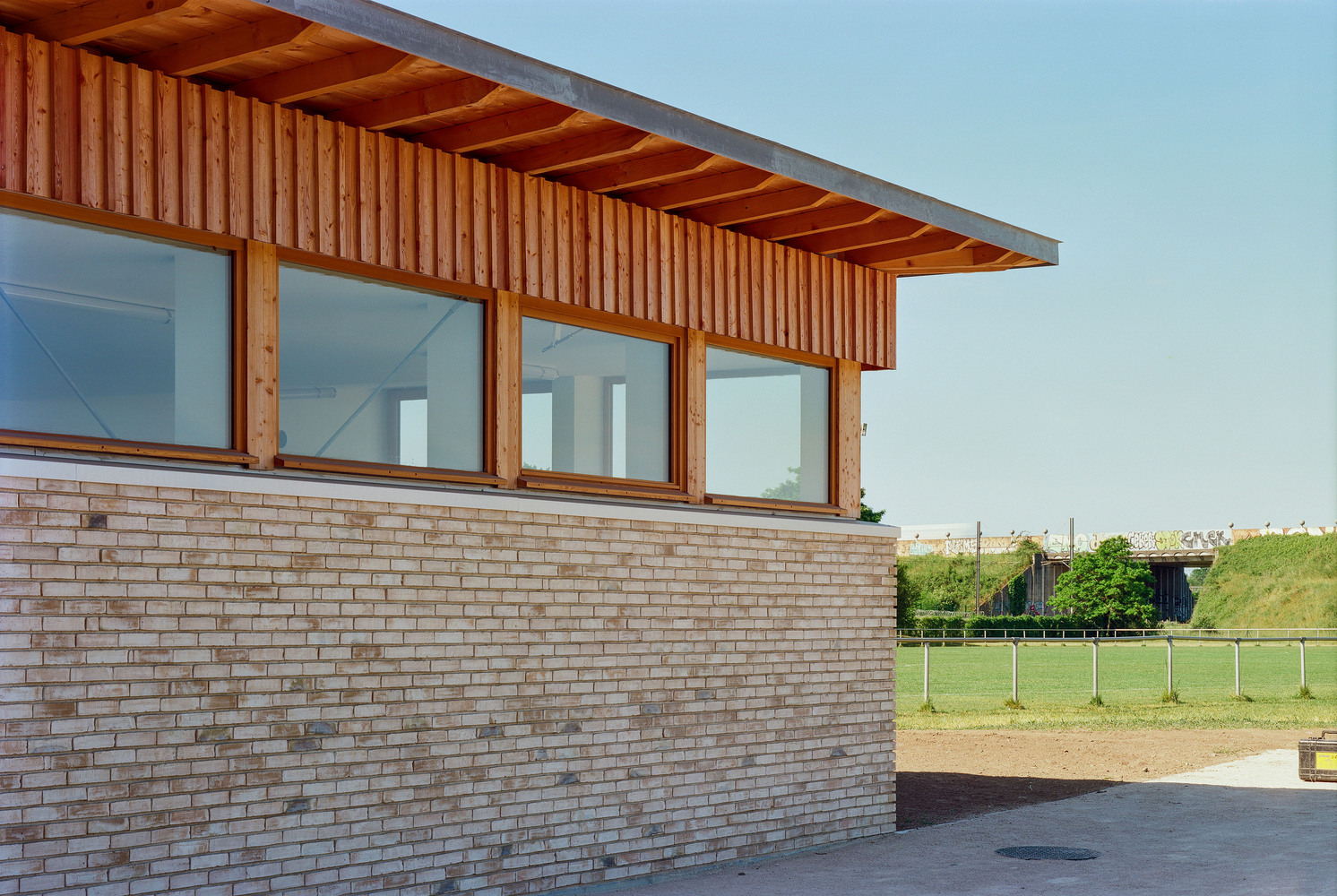 法国里奇俱乐部会所丨包歇·德·拉·布弗里建筑师事务所-13