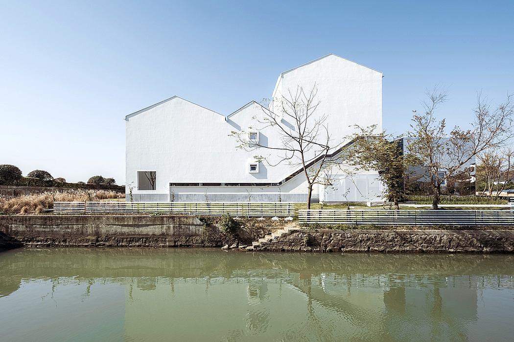 白 Suzhou Section Homestay丨中国苏州丨Wutopia Lab-13