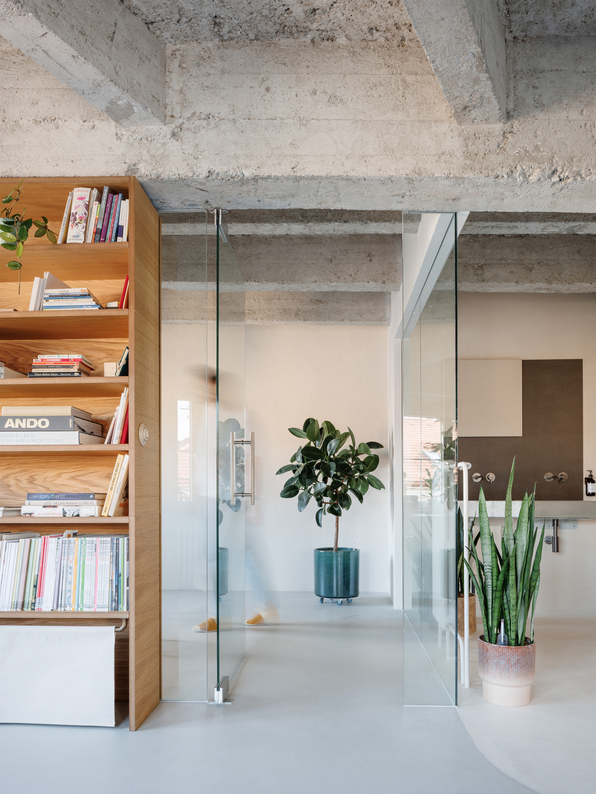 Apartment Conversion into a Creative Studio / alchitekt-37