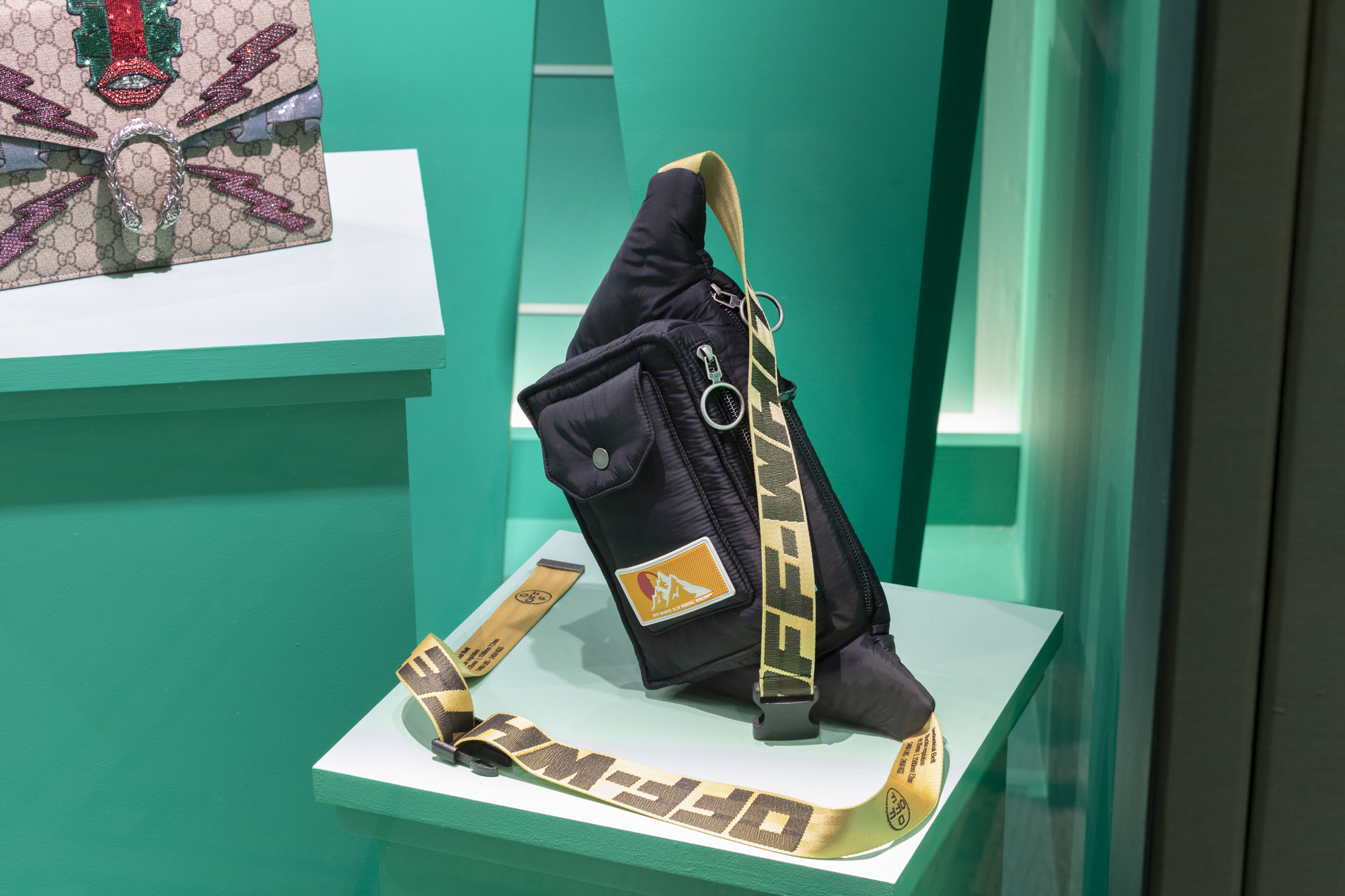 V&A 手袋：由内而外展览丨英国伦敦丨Studio MUTT-46