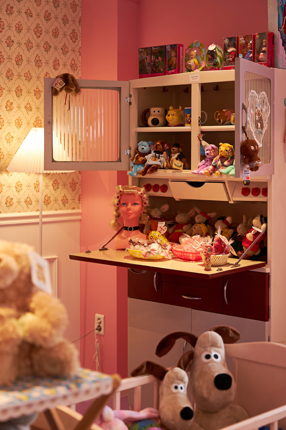 粉色调的宁静空间 | 舒舒熊的 15 平迷你商店-14