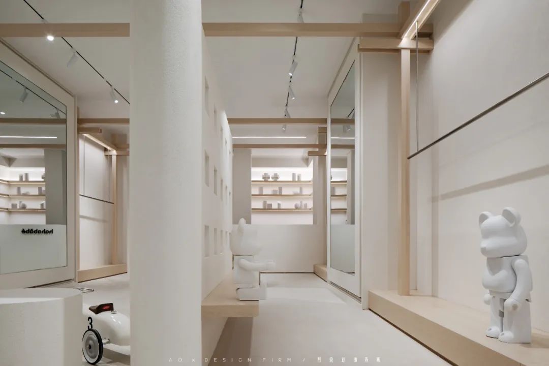 打破重组构建新秩序，南京 100㎡童装店设计展示创新空间美学-57