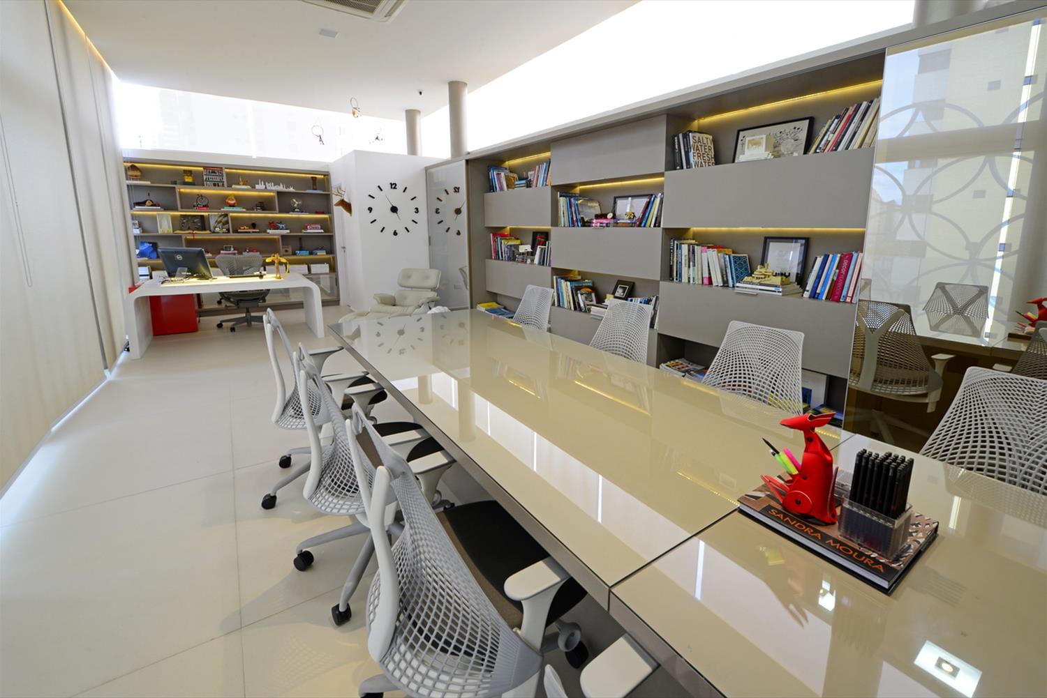 巴西沙龙德穆拉建筑事务所 · 融入自然的现代办公空间-9