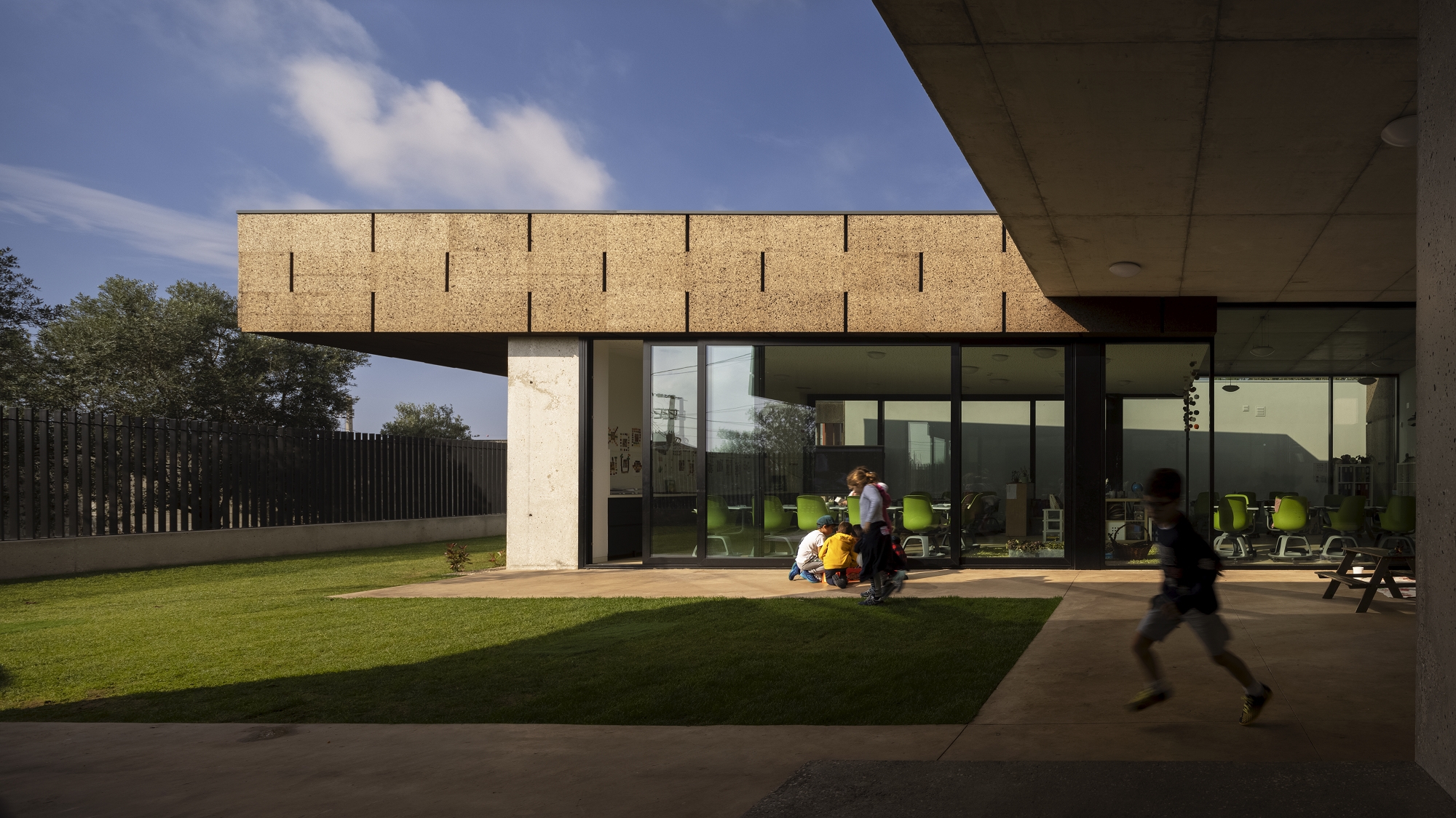 树屋学校丨葡萄牙丨Contaminar Arquitetos-14