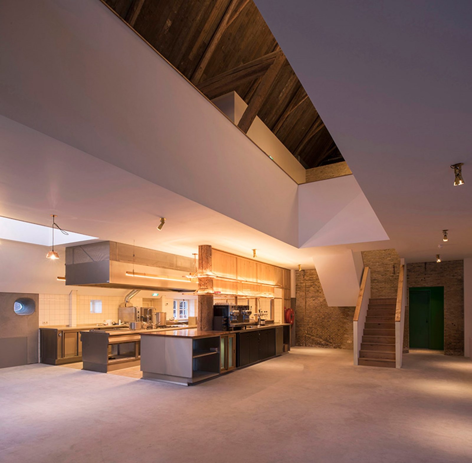 谷仓转变的乡村旅馆-6