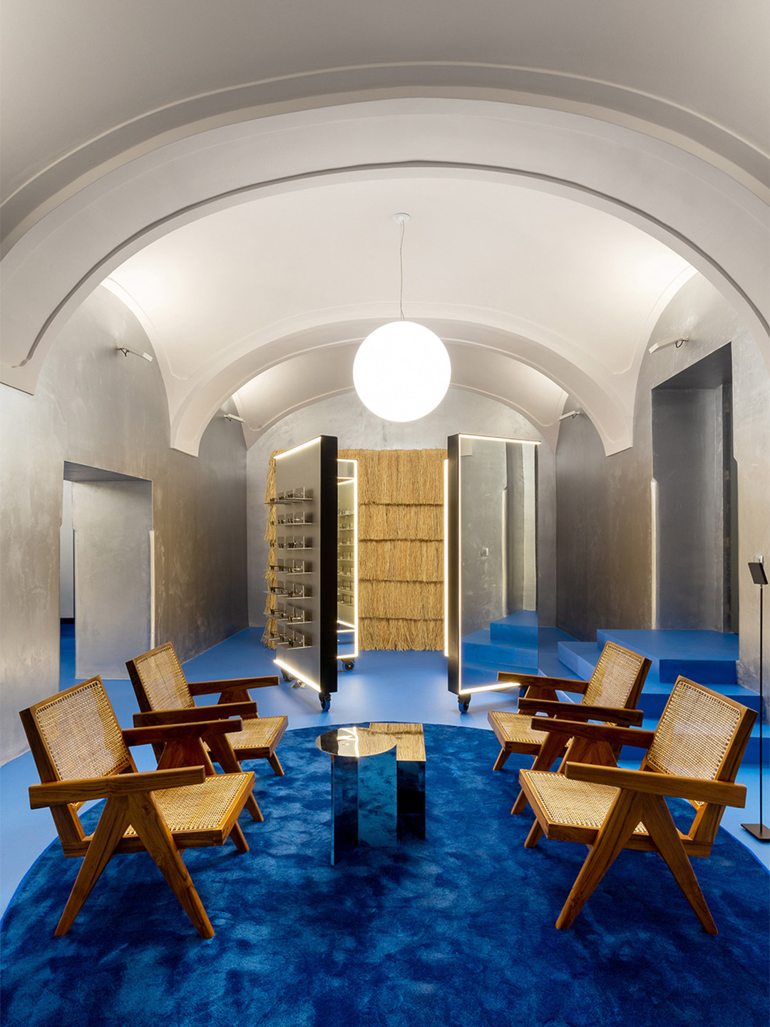 罗马尼亚Lunet眼镜店丨罗马尼亚布加勒斯特丨Bogdan Ciocodeica Studio-16