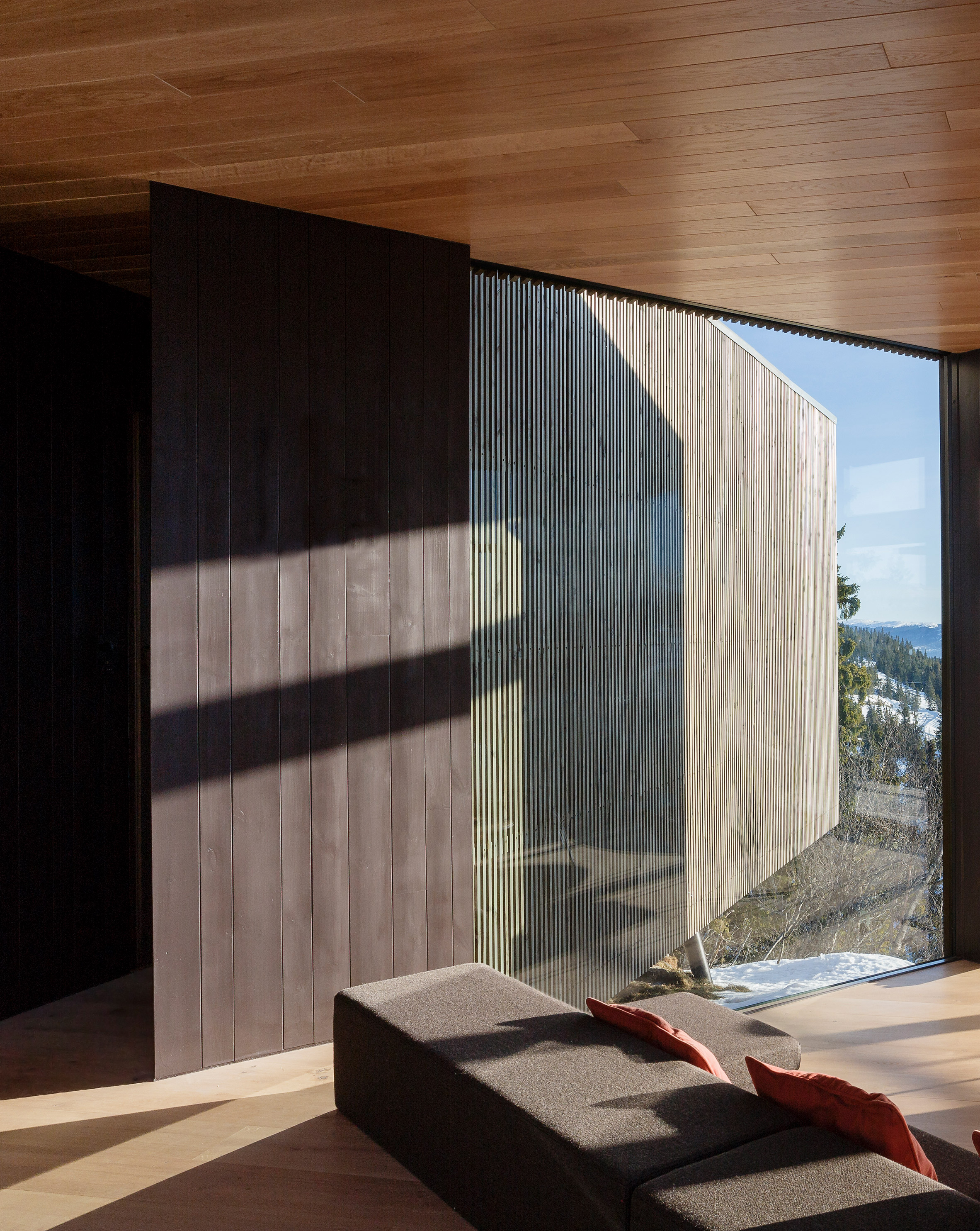 Lund Hagem installs Y-shaped cabin on hilltop above Norwegian ski resort-20